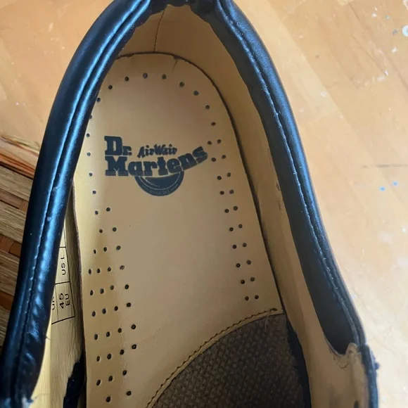 Dr. Martens Black Oxford Shoes Classic Leather Design - Picture 5 of 12